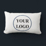 Almofada Lombar LOGOTIPO Personalizado de Ideia de Oferta Personal<br><div class="desc">ADICIONE O SEU LOGOTIPO AQUI AO CASAMENTO PERSONALIZADO. Você pode personalizá-lo com sua foto,  logotipo ou texto. Você pode colocá-los como quiser na página de personalização. Engraçado,  único,  bonito,  ou pessoal,  é sua escolha.</div>