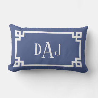 Almofada Lombar Monograma de Script de Chave Grego Azul e Branco