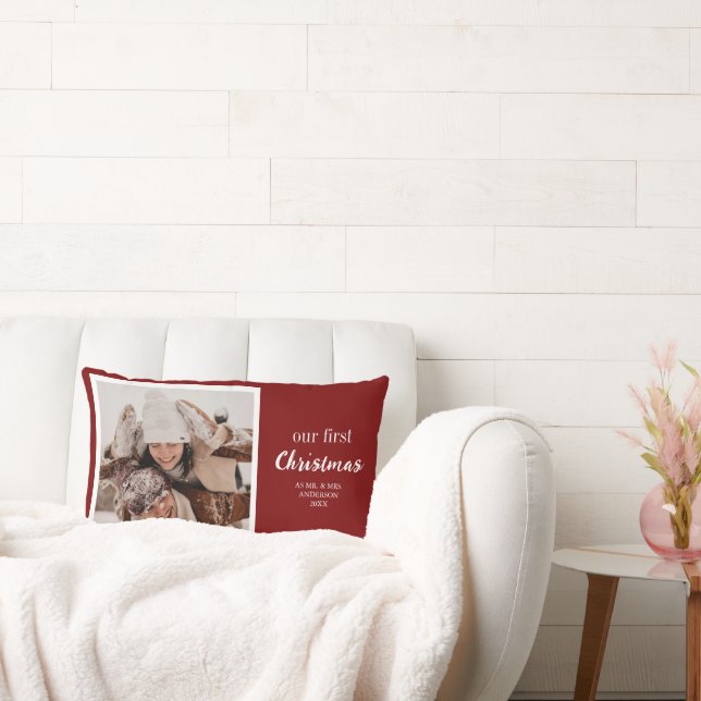 Almofada Lombar Nosso Primeiro Natal Casados Foto Script Vermelho (Sofá)