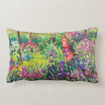 Almofada Lombar O jardim da íris em Giverny por Claude Monet<br><div class="desc">O jardim da íris em Giverny por Claude Monet. 
Visite por favor minha loja para um design mais interessante e mais => bem escolhido zazzle.com/iwheels* da cor</div>