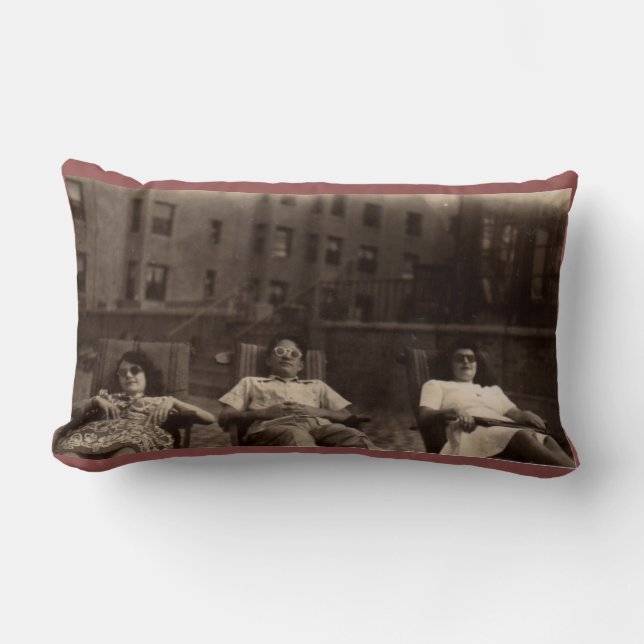 Almofada Lombar os anos 40 três pessoas que relaxam no telhado (Frente)