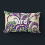 Almofada Lombar Peacock Paisley Purple e Green Choose Colors<br><div class="desc">Coleção de Casamentos de Casamentos de Paisley Paisley,  Púrpura e Verde Paisley,  Paisley Rustic Luxe</div>
