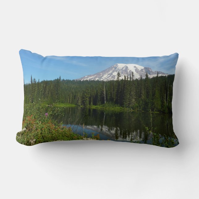 Almofada Lombar Reflexo do Lago Monte Rainier com Flores Silvestre (Frente)