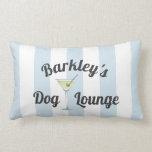 Almofada Lombar Salão de Cachorro Personalizado Funny Stripes<br><div class="desc">Adicione um toque de capricho à sua casa com este travesseiro lombar listrado, azul claro e branco, personalizado com o nome do seu cão, um copo de martini, e o texto "Dog Lounge". Uma cama de cachorro, cobertor e tigela de animais de estimação correspondentes também estão disponíveis neste design divertido....</div>