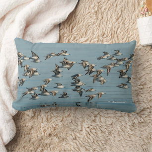 Almofada Lombar Sanderlings leva voo no Céu de inverno