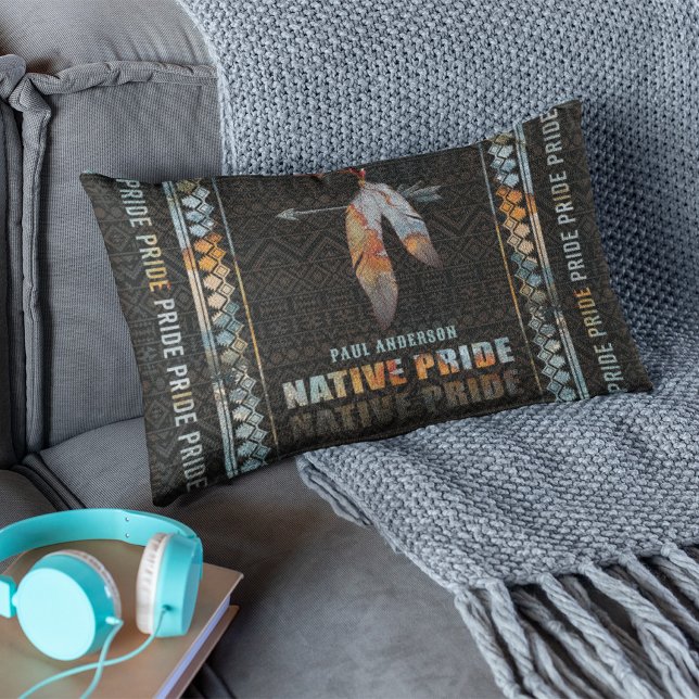 Almofada Lombar Seta Tribal de Pena Indiana do Orgulho Nativo (Criador carregado)