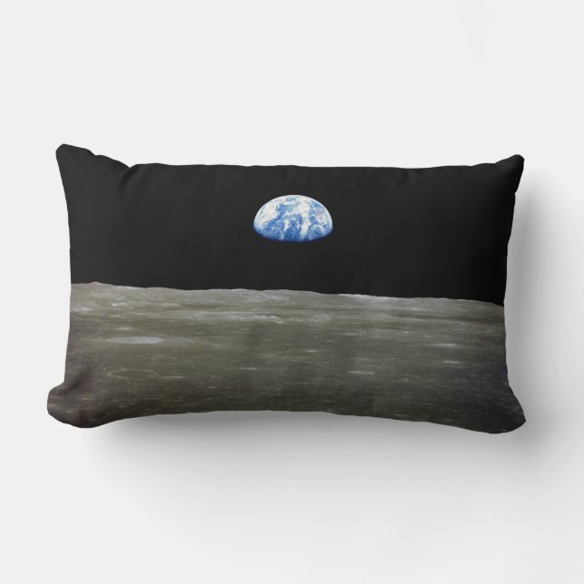 Almofada Lombar Terra da Lua no Espaço Negro: Nascer da Terra (Frente)