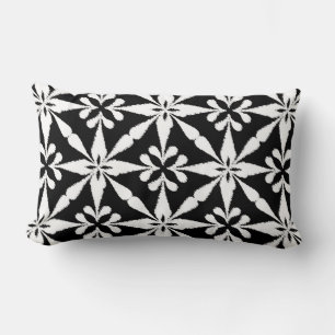 Almofada Lombar Teste padrão de estrela de Ikat - preto e branco
