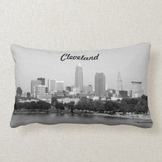 Almofada Lombar Travesseiro de BW da skyline de Cleveland