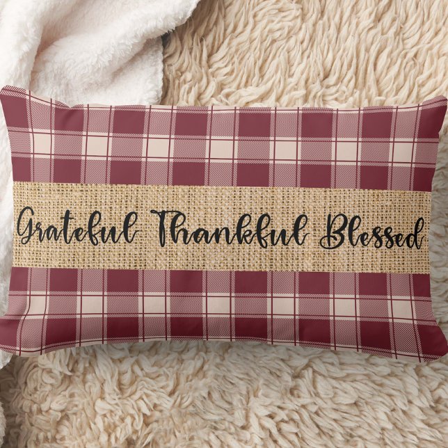 Almofada Lombar Travesseiro decorativo Russo de Farmhouse xadrez (Red and cream colored plaid throw pillow with the phrase, grateful, thankful, blessed)