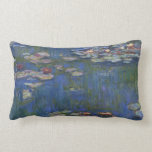 Almofada Lombar TRAVESSEIROS DECORATIVOS de Ênfase MONET 1916<br><div class="desc">O pintor impressionista francês Claude Monet pintou este Lírios-d'Água — 1916, originalmente como um óleo na pintura de canvas a partir das inspirações de seu próprio quintal no início do 20 da França. Com 76 anos de idade quando pintou essa criação de lago d'água, as cataratas de Monet estavam progredindo...</div>
