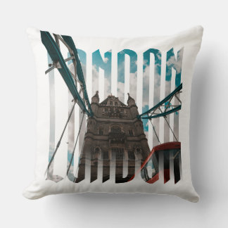 Almofada London Design Pillow