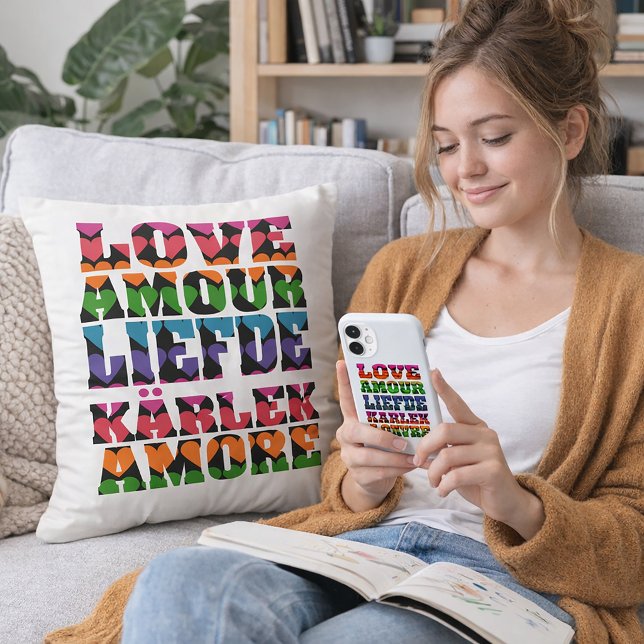 Almofada Love in Multilanguages Neon Hearts (A throw pillow that says love in multiple languages with a heart pattern.)