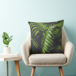 Almofada Lush Dark Green Fern Leaves Moody Woodland