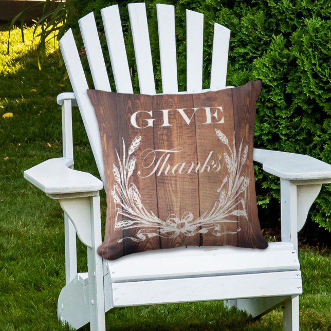 Almofada madeiras da coroa russa de ação de graças dão obri (rustic thanksgiving wreath barn wood give thanks outdoor pillow)