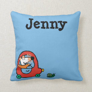 Almofada Maisy conduz um carro vermelho bonito