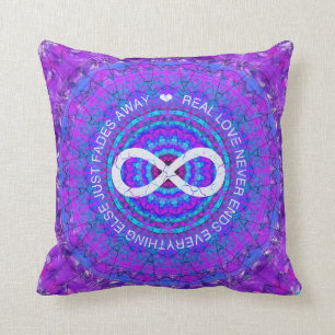 Almofada Mandala roxa funky da infinidade do amor