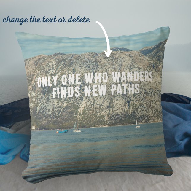 Almofada Mar Calmo e belas montanhas (Criador carregado)