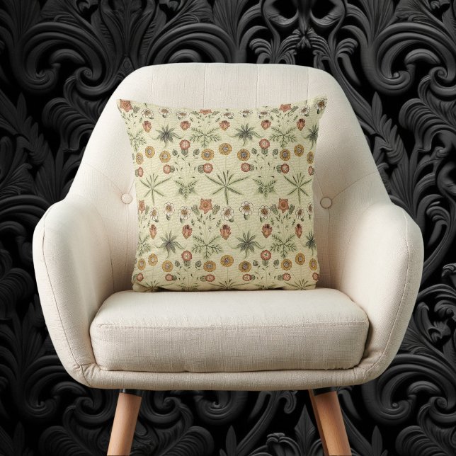Almofada Margarida por William Morris, Flores Vitorianas Vi (Daisy by William Morris, Vintage Victorian Flowers Throw Pillow)