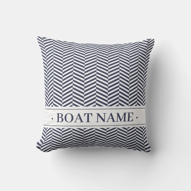 Almofada Marinho Blue Herringbone Decor com nome de barco. (Frente)