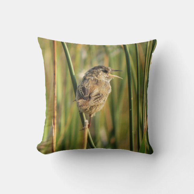 Almofada Marsh Wren Throw Pillow (Frente)