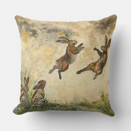 Almofada Meadow Matchup Playful Hares in a Meadow