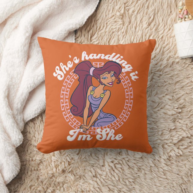 Almofada Megara - She's Handling It, I'm She Throw Pillow (Cobertor)