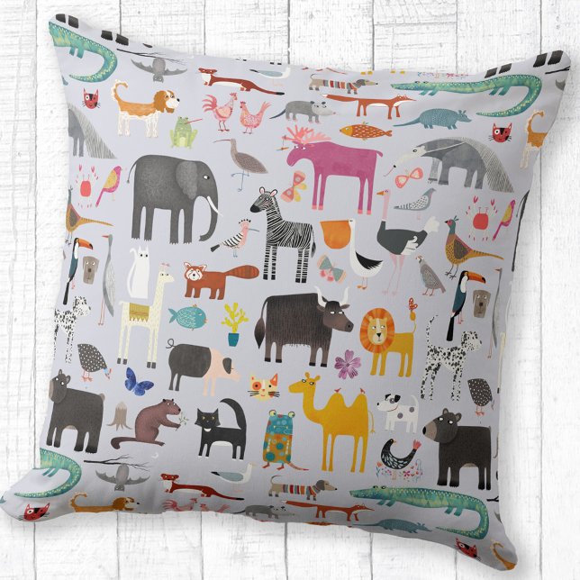 Almofada Menagerie animal reversível (Fun animal menagerie with wild, safari, zoo and pet animals and birds pattern reversible pillow)