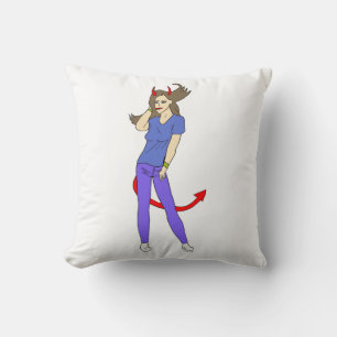 Almofada menina diabólica
