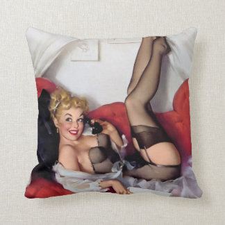 Almofada Menina "sexy" do pinup na cama