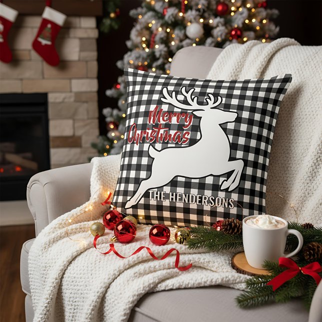 Almofada Merry Christmas Deer Black & White Plaid Name Thro (Criador carregado)