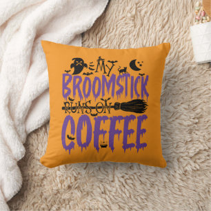 Almofada Minha Broomstick corre no viciado em café Hallowee