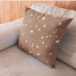 Almofada Mocha Brown Mousse White Floral<br><div class="desc">Este design pode ser personalizado escolhendo a opção Editar Design. Você também pode transferir para outros itens. Entre em contato comigo em colorflowcreations@gmail.com ou use a opção de bate-papo no topo da página se você quiser ter este design em outro produto ou precisar de assistência com este design. Não posso...</div>