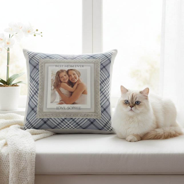 Almofada Modern Blue Gray Plaid Best Mom Ever (Mother's Day gift that combines modern boutique style with a deeply personal touch)