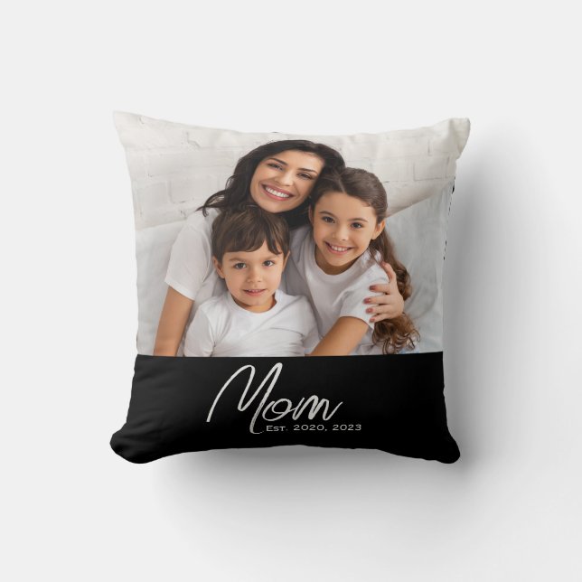 Almofada Mom Established Modern Script Photo Throw Pillow (Frente)