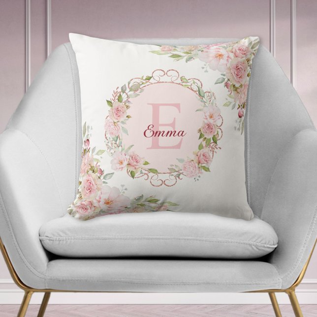 Almofada Monogram Watercolor Blush Pink Rose Flowers Floral (In situ 1)