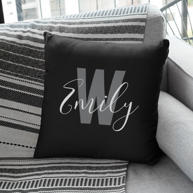 Almofada Monograma branco preto moderno (Modern Black White Monogram Throw Pillow)