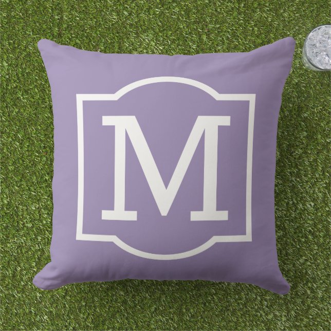 Almofada Monograma Clássico em Branco e Roxo com Moldura (Grama)