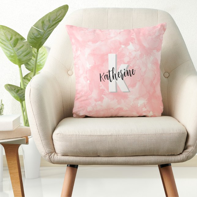 Almofada Monograma Cor de Água Moderna Cor Rosa (Modern Girly Watercolor Pink Monogram Throw Pillow)