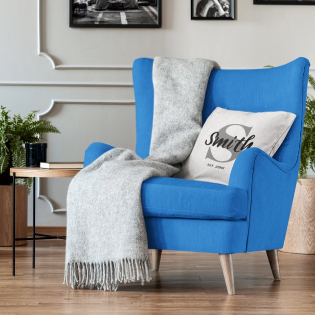 Almofada Monograma da Cinza Personalizada e da Família Negr (Personalized Grey and Black Family Monogram Throw Pillow)