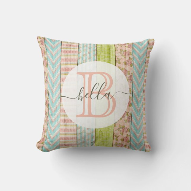 Almofada Monograma de Nome Rosas Desbotadas em Madeira Rúst (Frente)