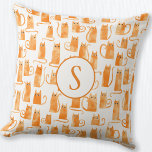 Almofada Monograma de Padrão de Gato Laranja<br><div class="desc">Um pequeno e bonito padrão de gengibre laranja. Arte original de Nic Squirrell. Mude o monograma inicial para personalizar.</div>