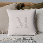 Almofada Monograma do Nome da Família Rosa Moderno<br><div class="desc">Travesseiro decorativo personalizado com nome personalizado da família monograma design.</div>
