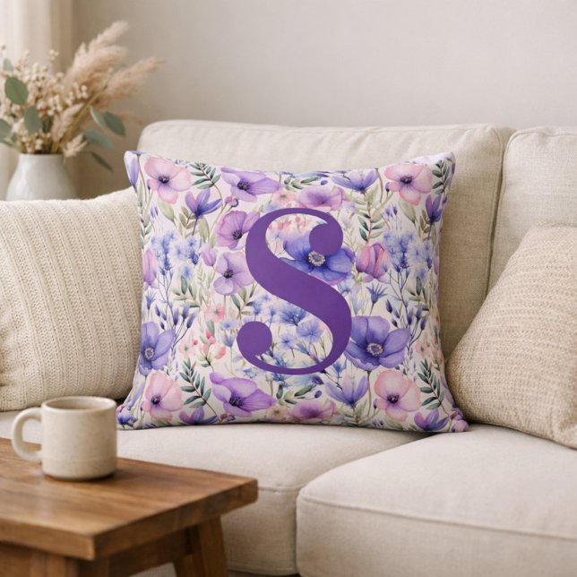 Almofada Monograma Floral Roxo Personalizado (Criador carregado)