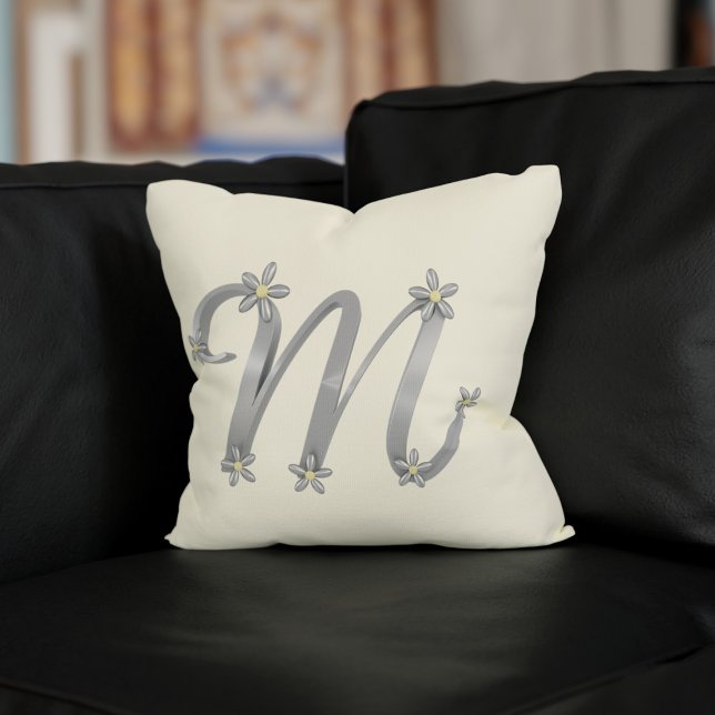 Almofada Monograma - Letra M Silver Creme Travesseiro decor (A silver and cream pillow perfect for your Mom as it has her initial on it)