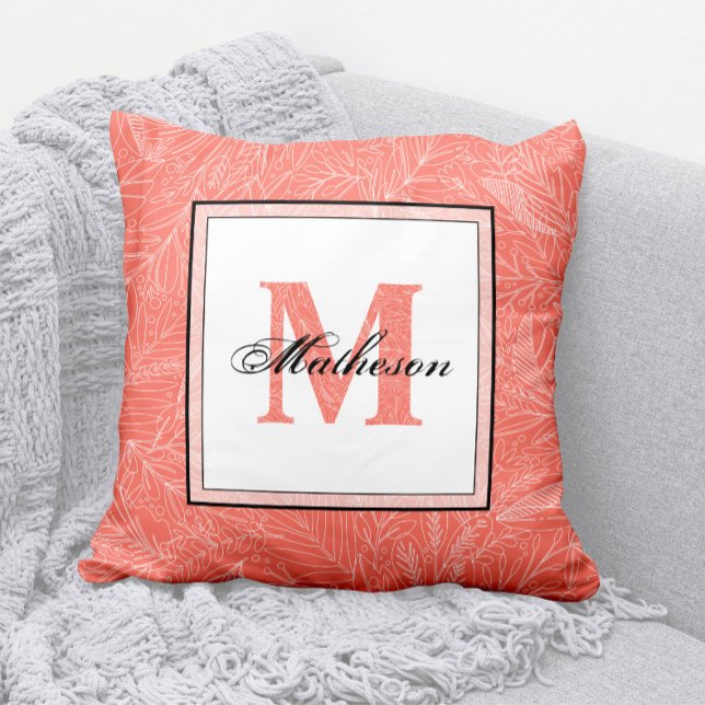 Almofada Monograma Padrão de Folhas Tropicais e Brancas (Coral and White Monogram Pillow (with Leaves Pattern Monogram) and Any Name)