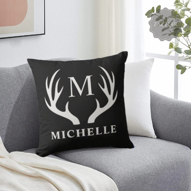Almofada Monograma Personalizado com Preto-Branco-Cerveja-A (Custom Monogram with Black White Deer Antler Throw Pillow)