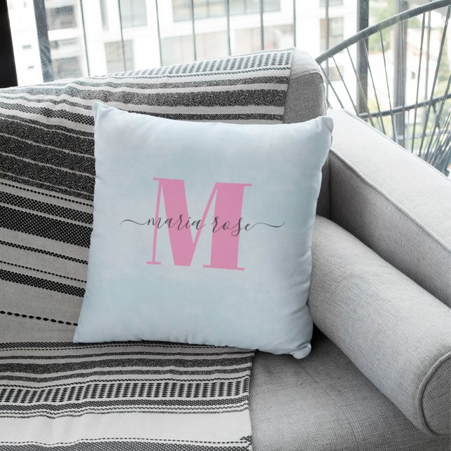 Almofada Monograma Simples, Mínimo Rosa (Pink and blue monogram and calligraphy script name personalized throw pillow)