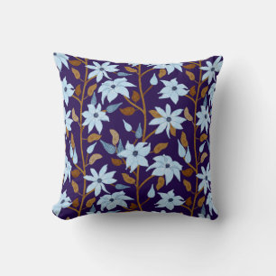 Almofada Moody Blue Clematis Trailing Floral Patterno