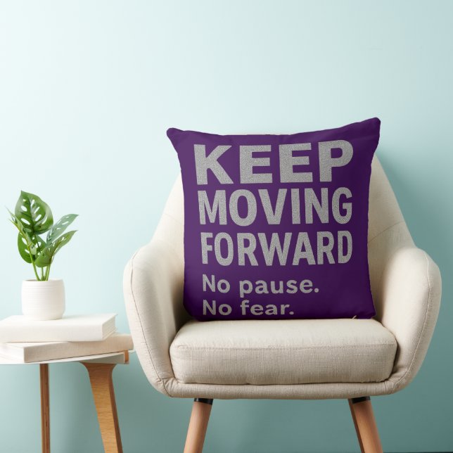 Almofada Motivacional com Citação de Continuar Em  (Cadeira)